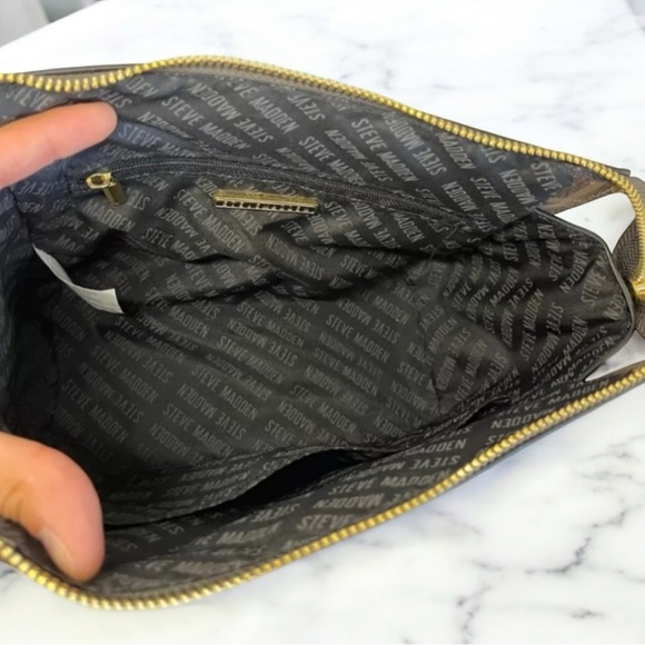 Steve Madden Blexi Crossbody Bag - Picture 6 of 6